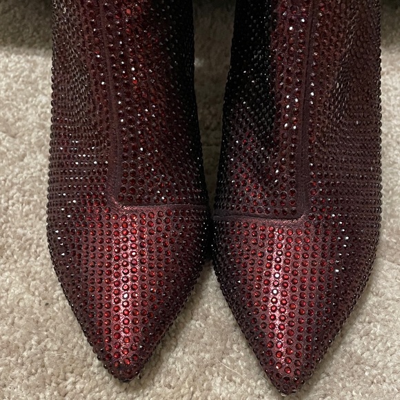 Elegant Burgundy Women's Boots - Picture 5 of 12